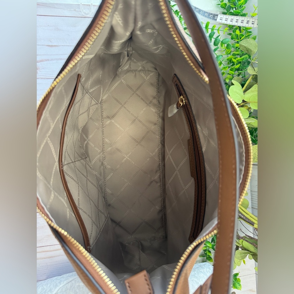 Michael Kors Sienna Handbag Luggage Color NWOT - Picture 11 of 14